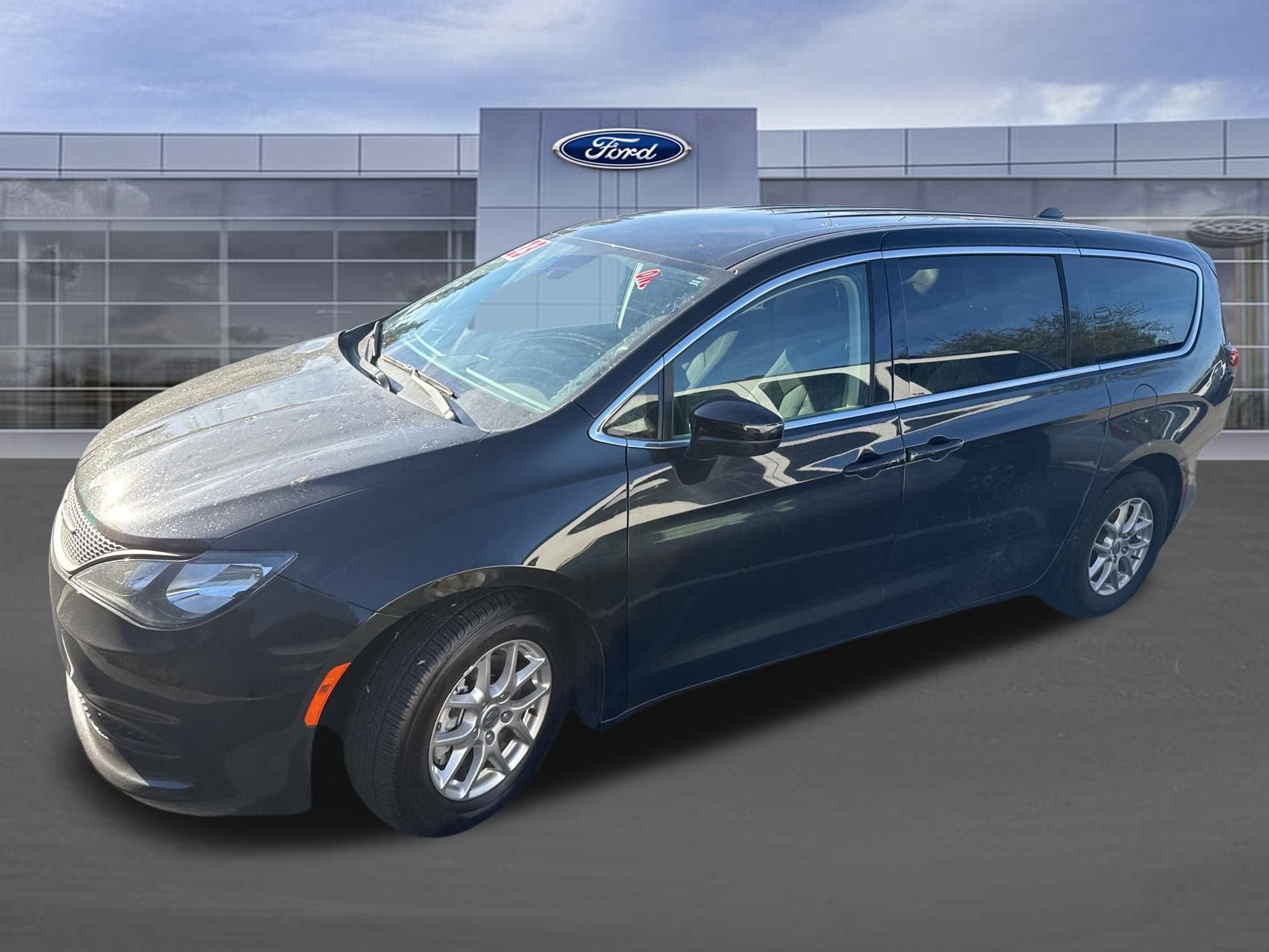 2023 Chrysler Voyager LX FWD