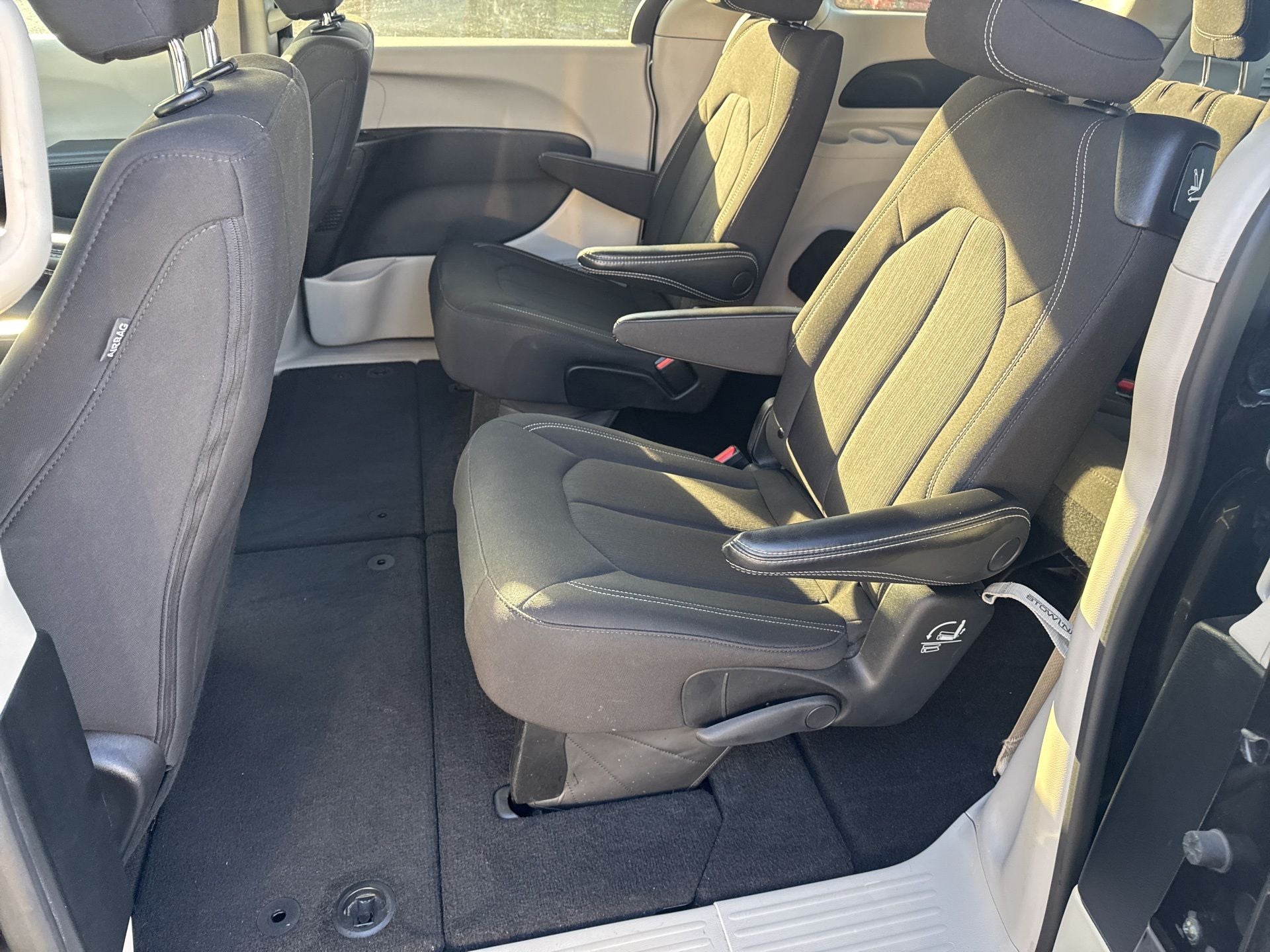 2023 Chrysler Voyager LX FWD