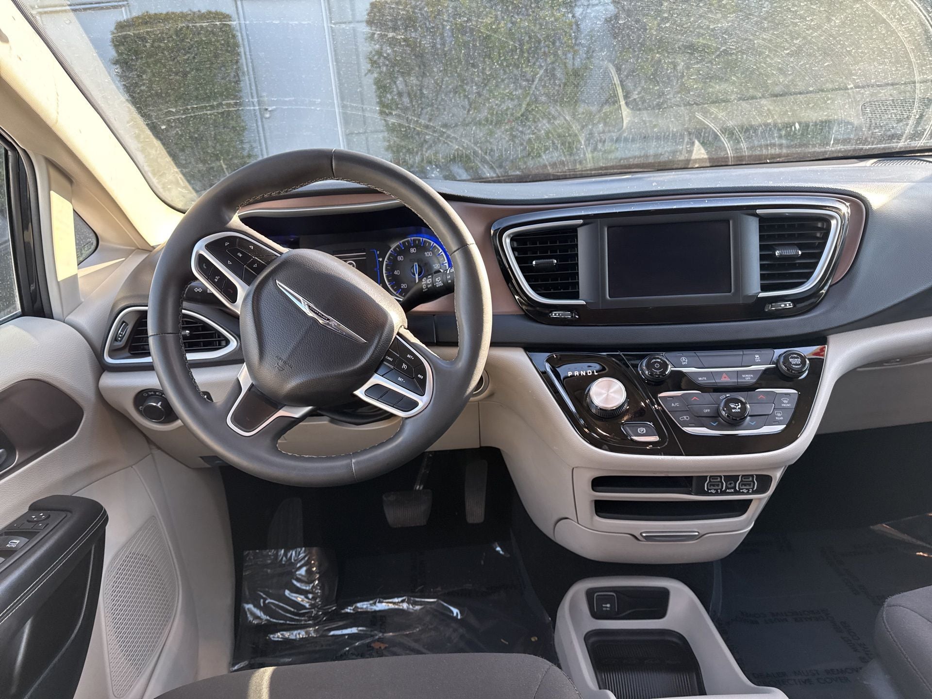 2023 Chrysler Voyager LX FWD