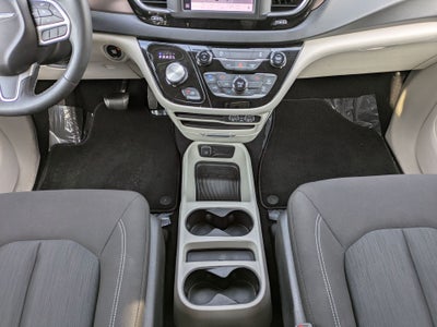 2023 Chrysler Voyager LX FWD