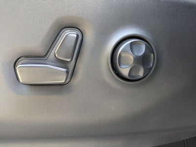2023 Chrysler Voyager LX FWD