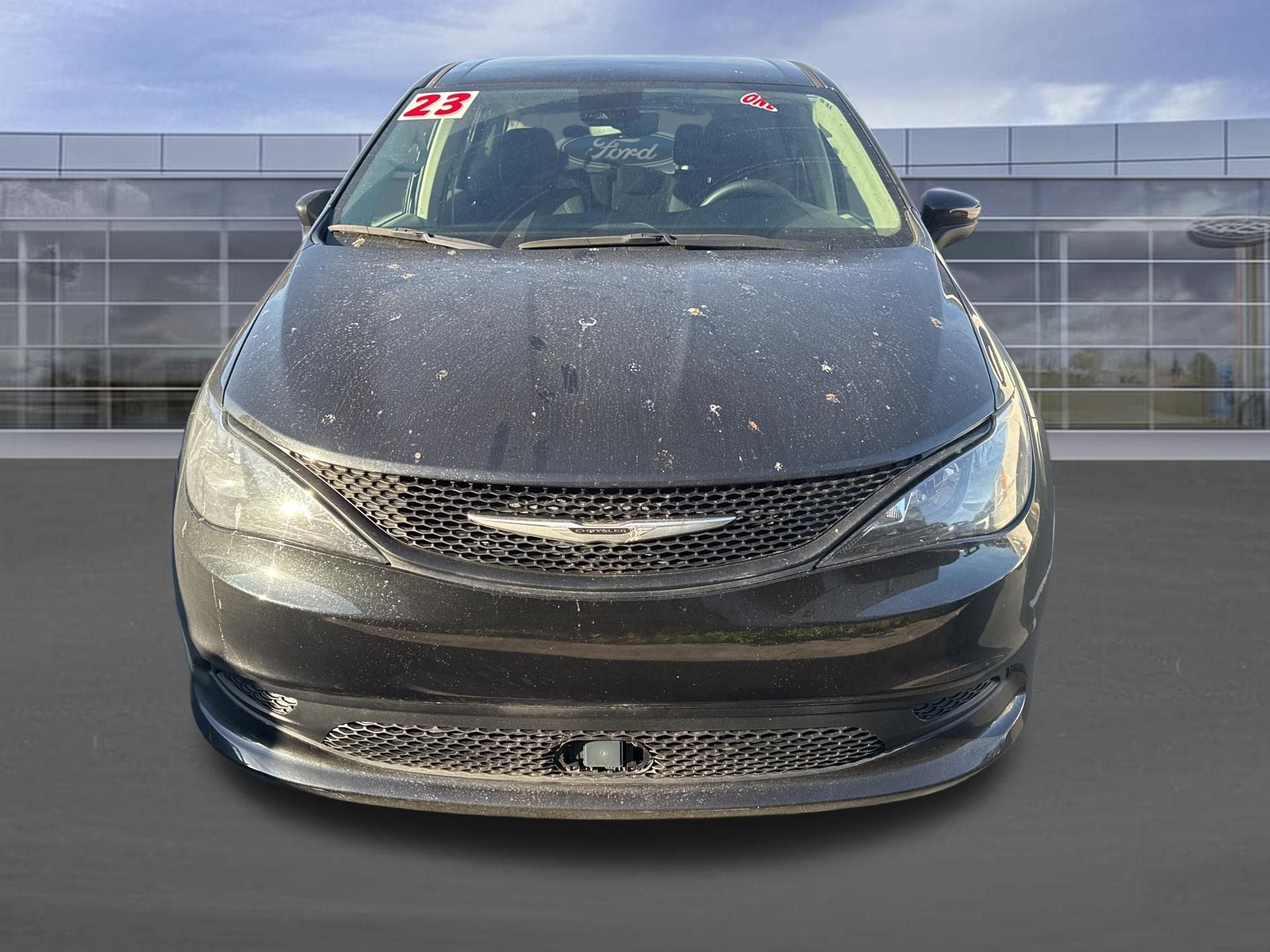 2023 Chrysler Voyager LX FWD