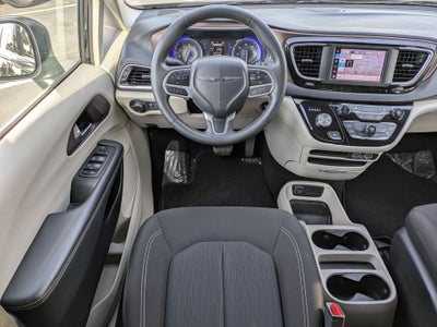2023 Chrysler Voyager LX FWD