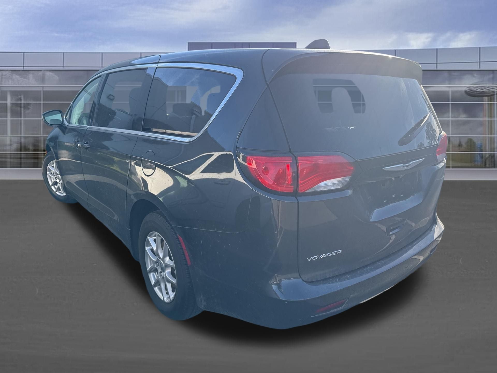 2023 Chrysler Voyager LX FWD