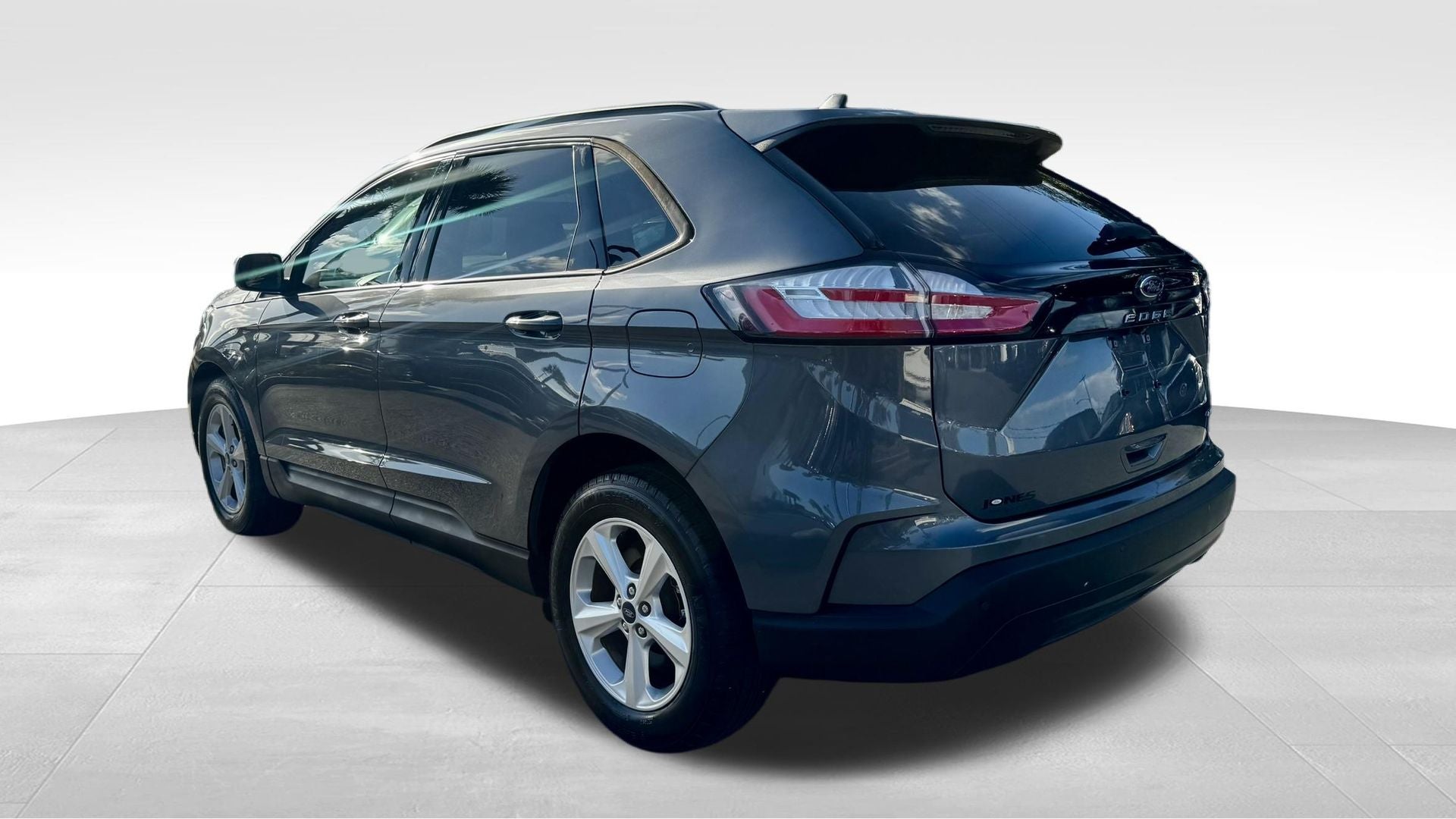 2022 Ford Edge SE
