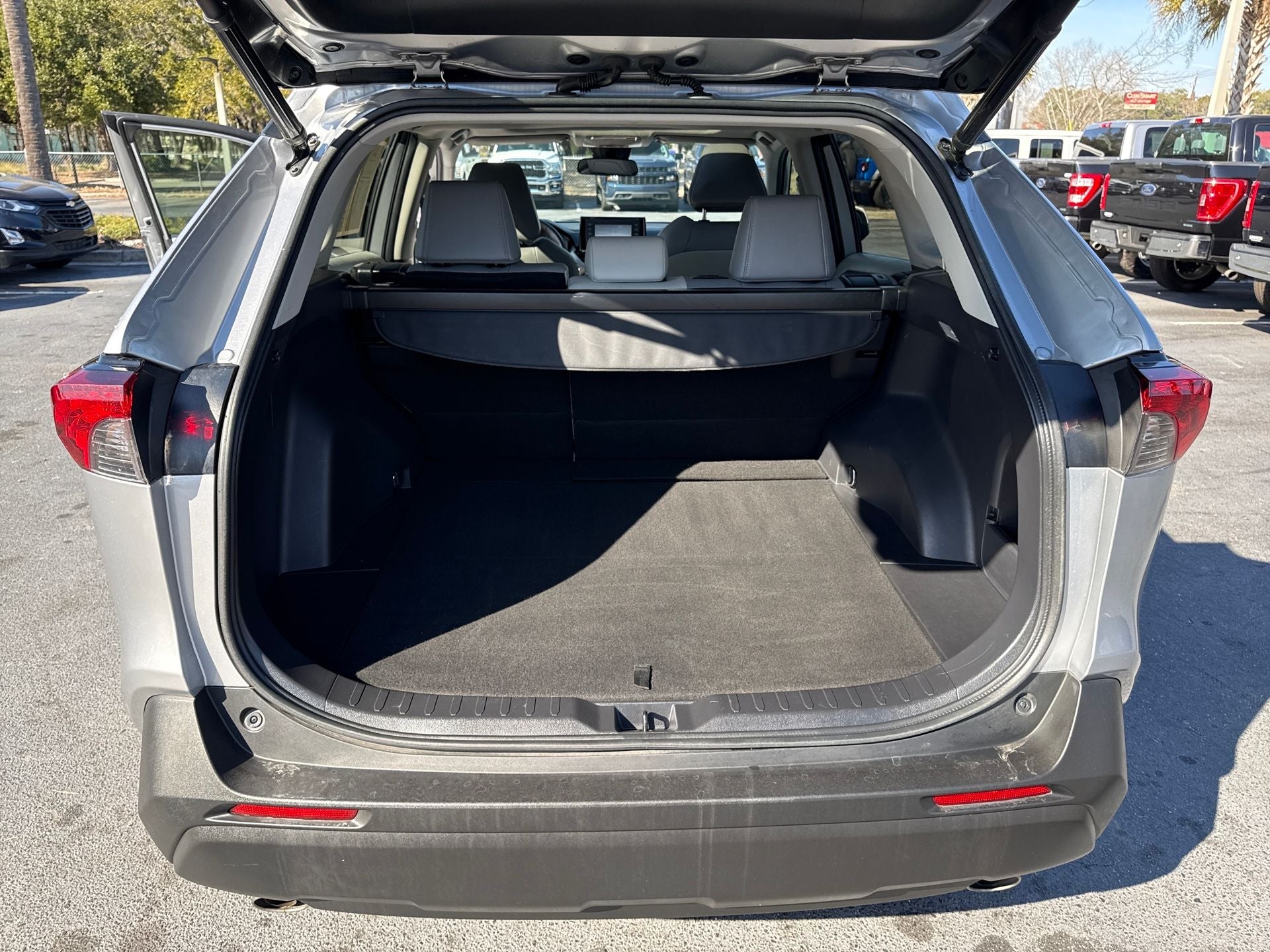 2021 Toyota RAV4 XLE Premium FWD