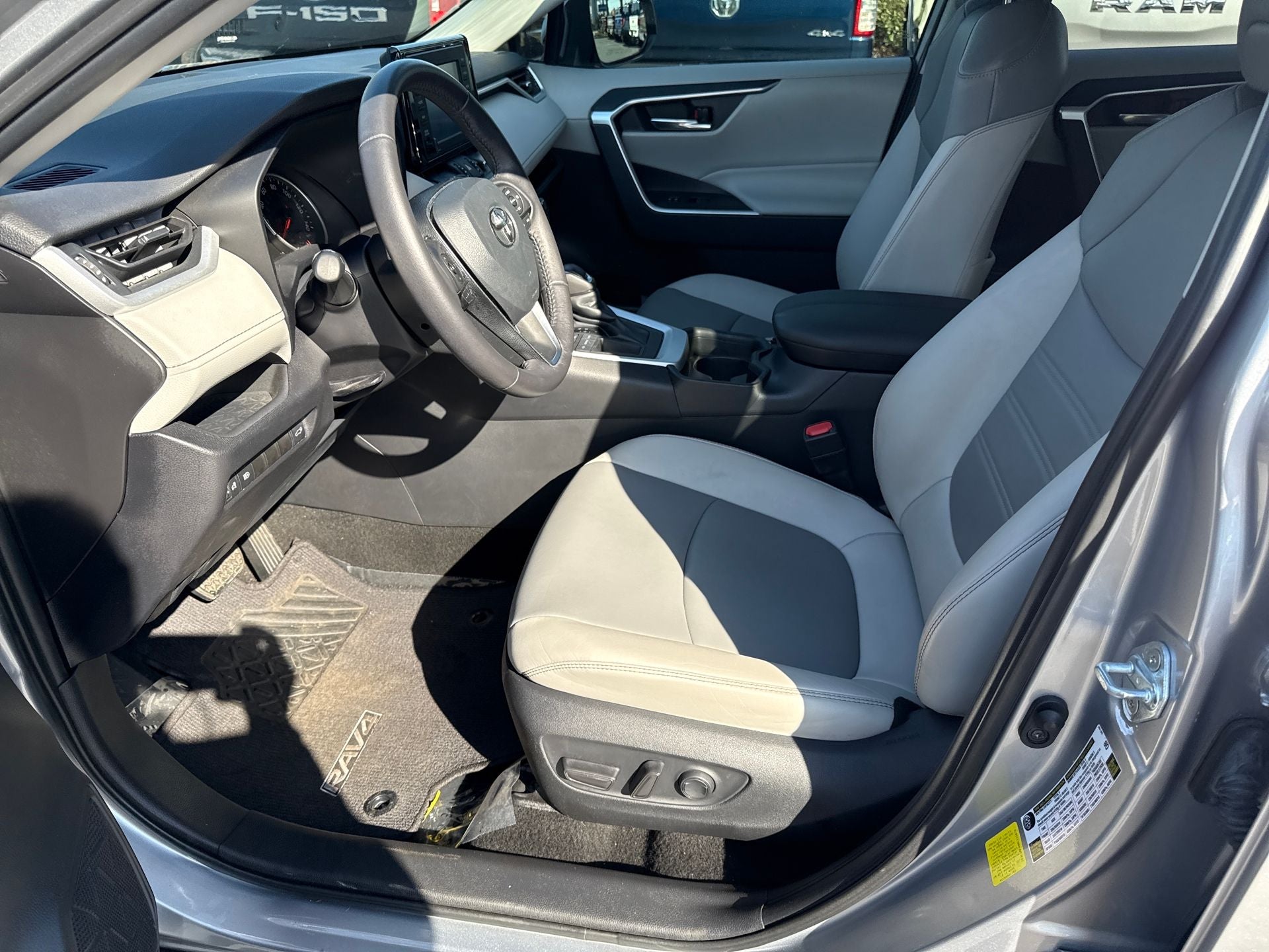 2021 Toyota RAV4 XLE Premium FWD