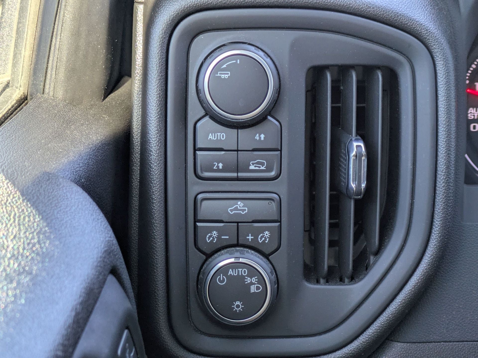 2022 Chevrolet Silverado 1500 LTD Custom 4WD