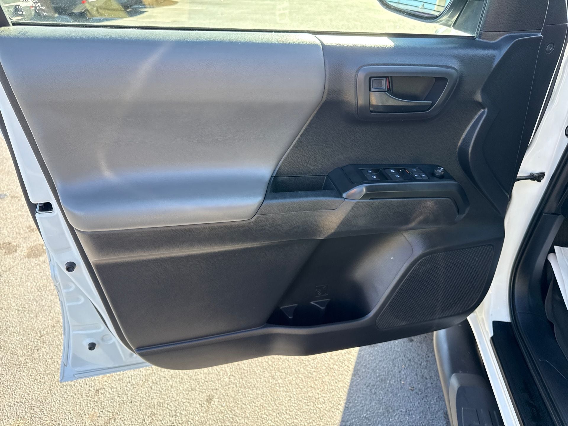 2022 Toyota Tacoma SR V6