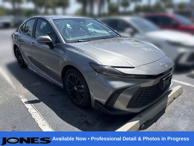 2025 Toyota Camry SE