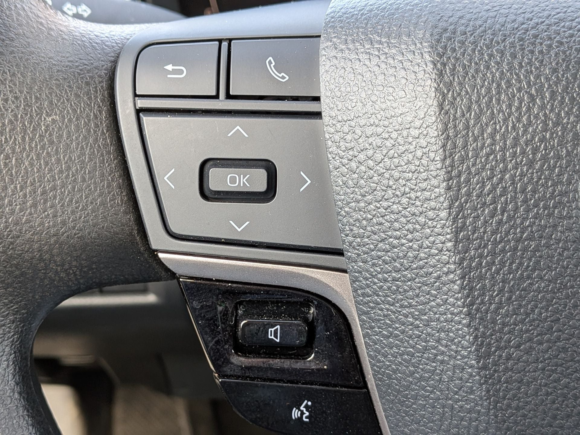 2025 Toyota Camry LE FWD