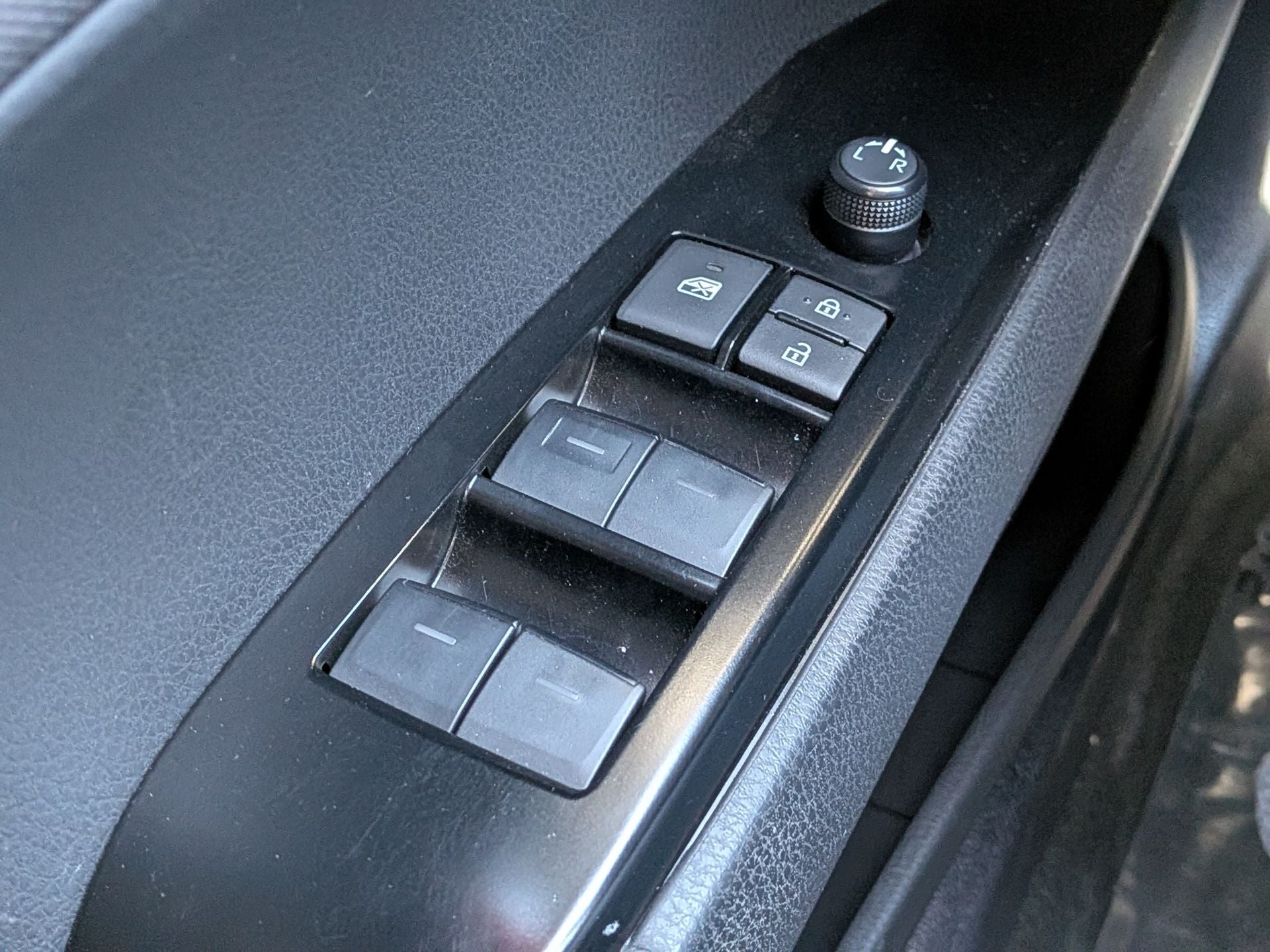 2025 Toyota Camry LE FWD