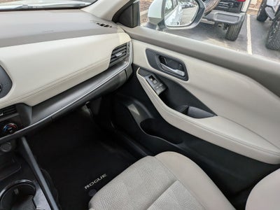 2025 Nissan Rogue SV FWD