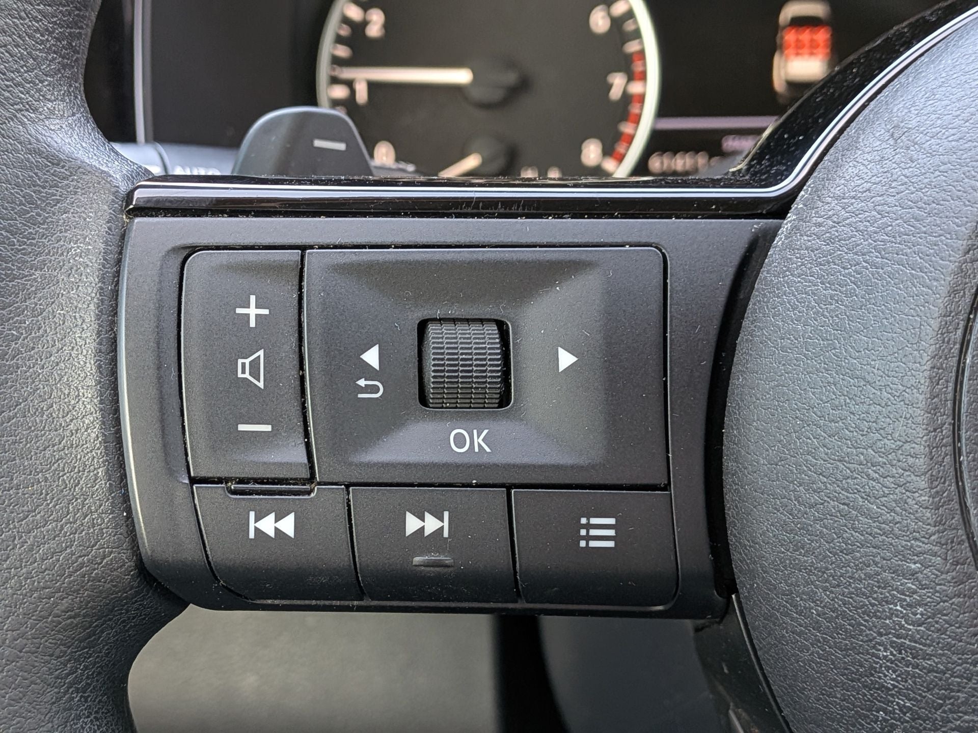 2022 Nissan Pathfinder S