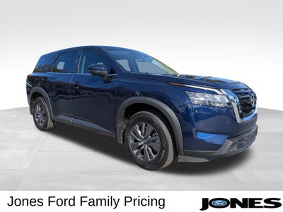 2022 Nissan Pathfinder S