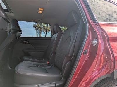 2022 Toyota Highlander XLE FWD