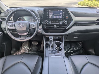 2022 Toyota Highlander XLE FWD