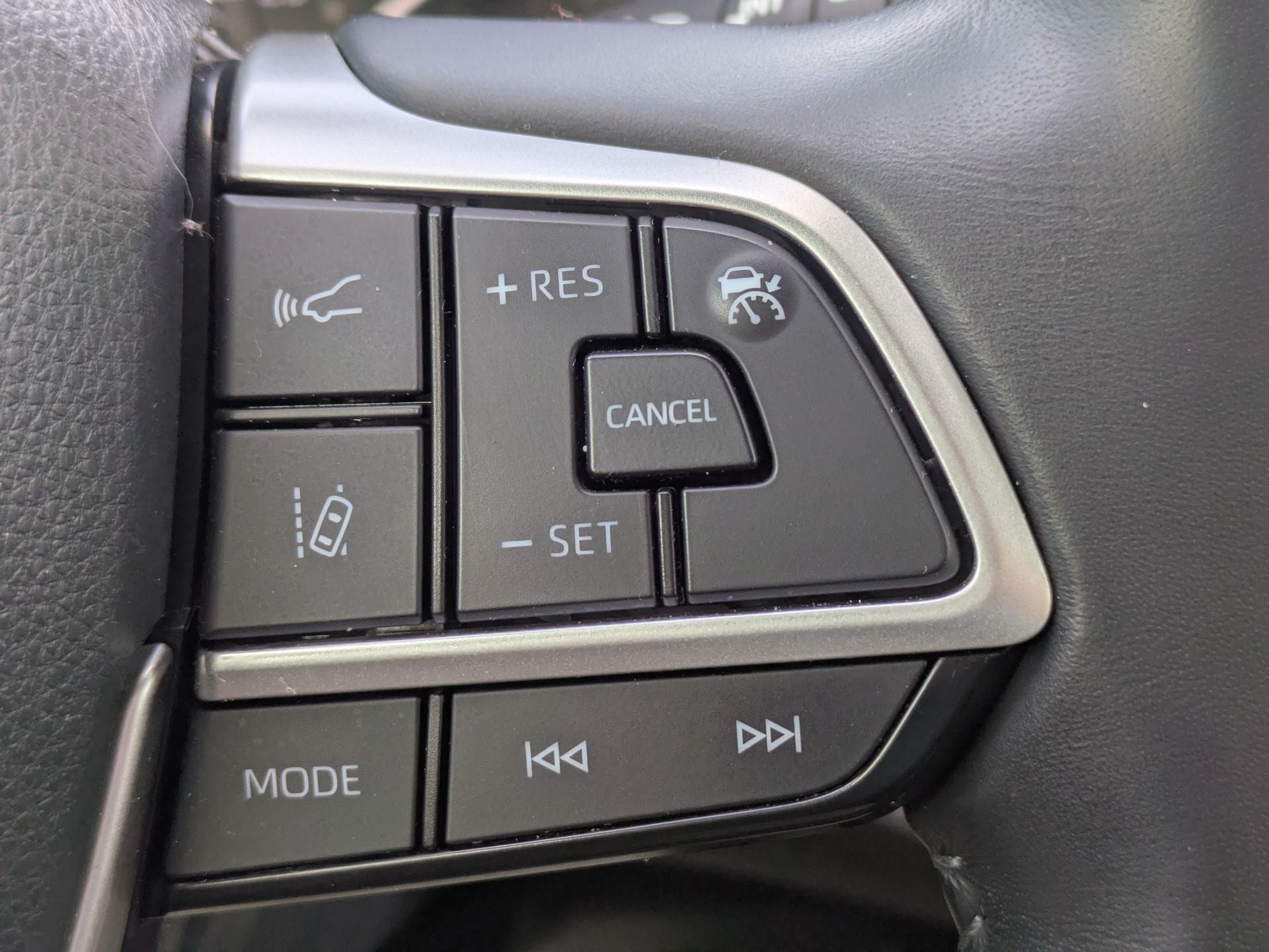 2022 Toyota Highlander XLE FWD