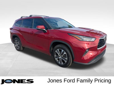 2022 Toyota Highlander XLE FWD