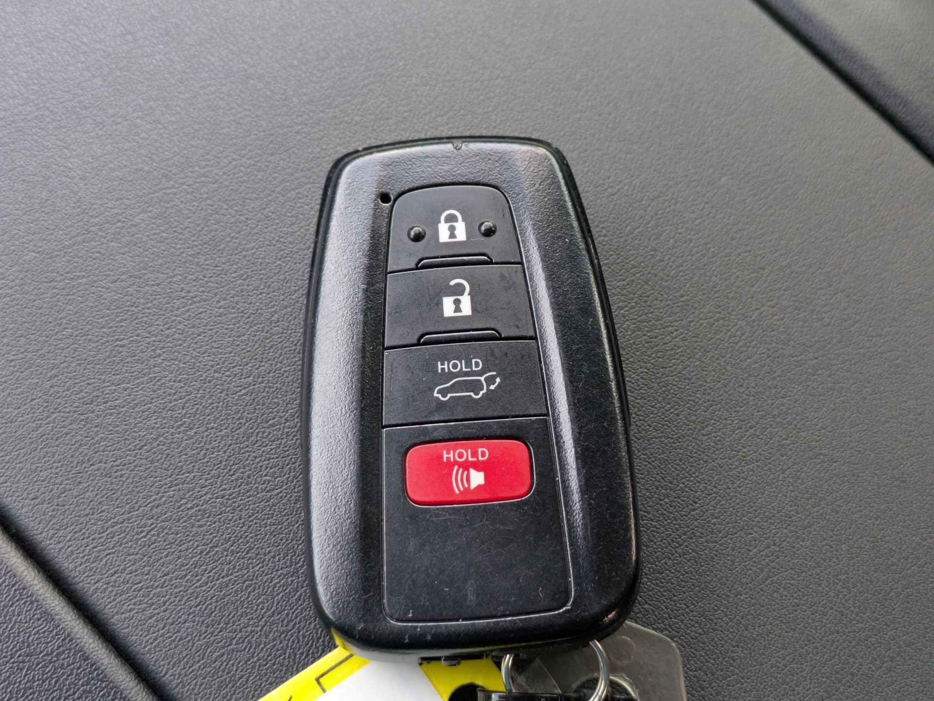 2022 Toyota Highlander XLE FWD