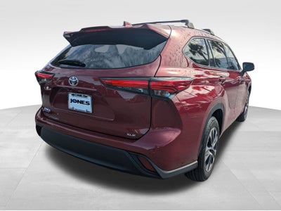 2022 Toyota Highlander XLE FWD
