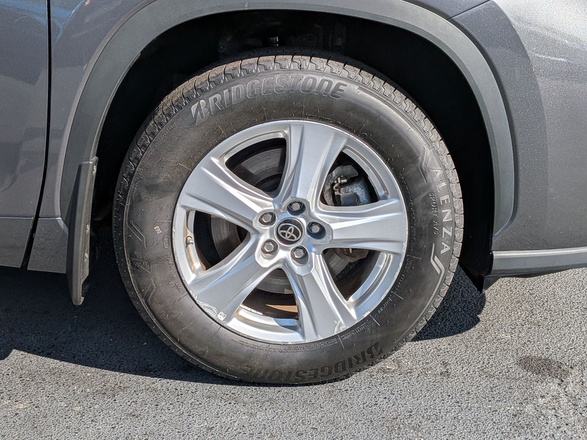 2024 Toyota Highlander LE AWD