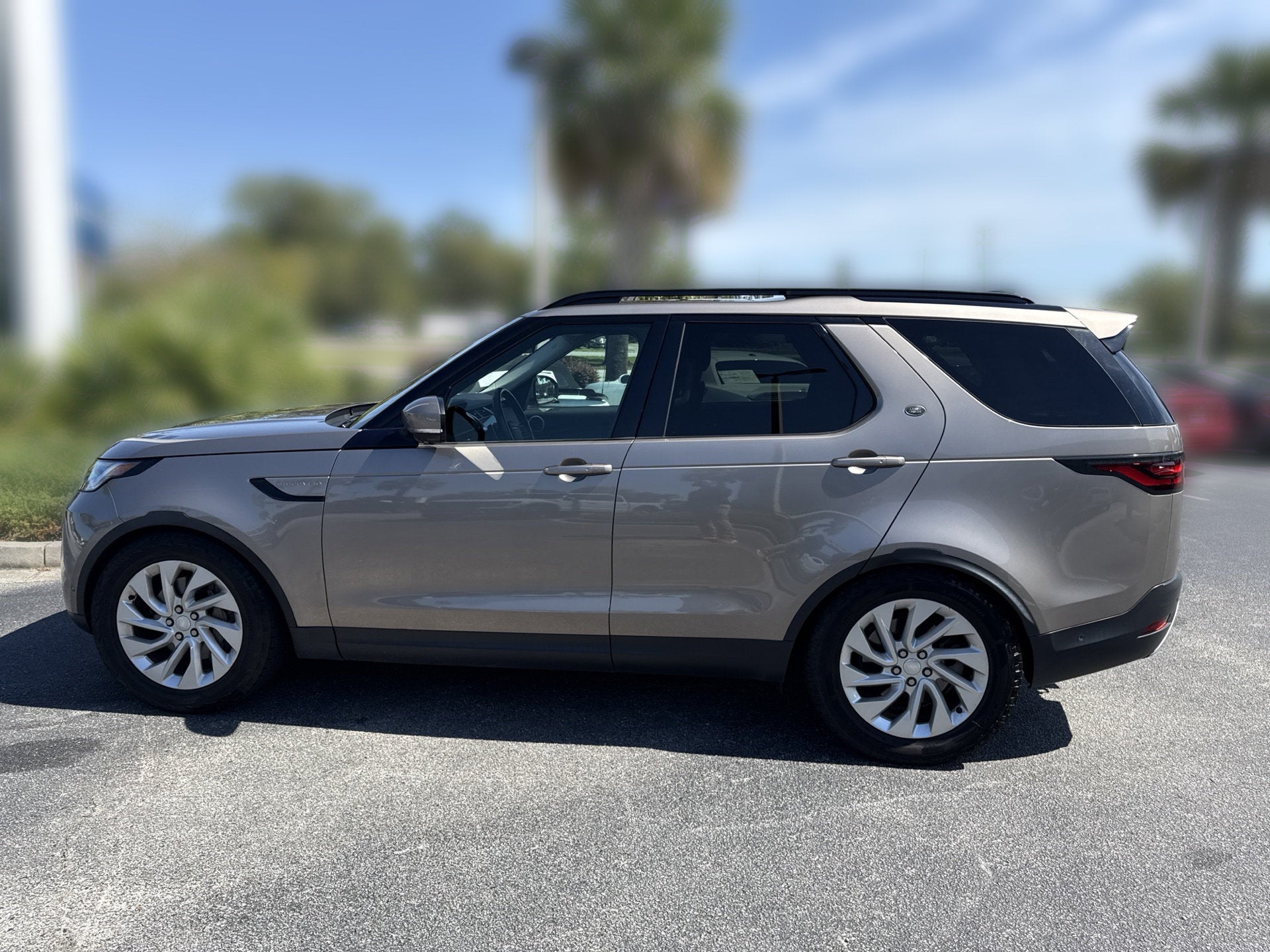 2022 Land Rover Discovery S